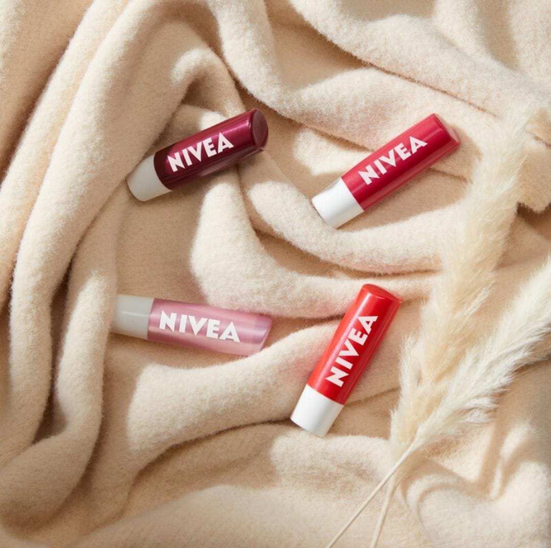Nivea Böğürtlen Dudak Bakım Kremi 4,8 gr
